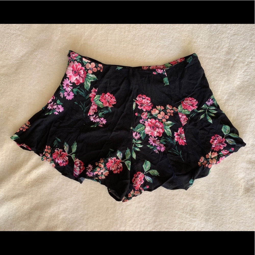 Floral shorts Size Small
